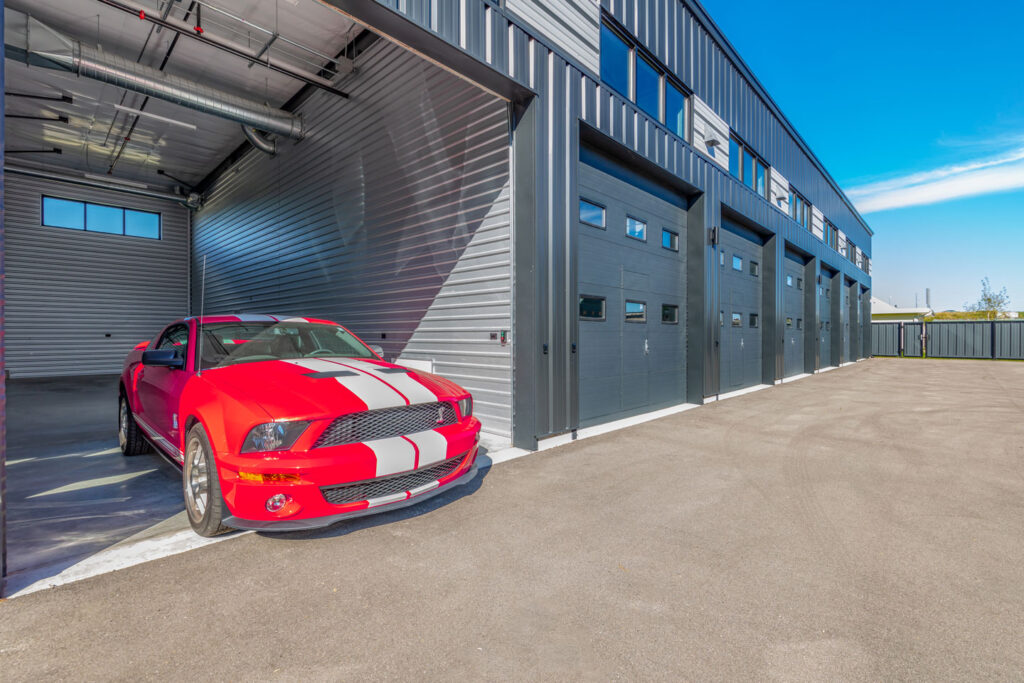 AV Mustang Garage